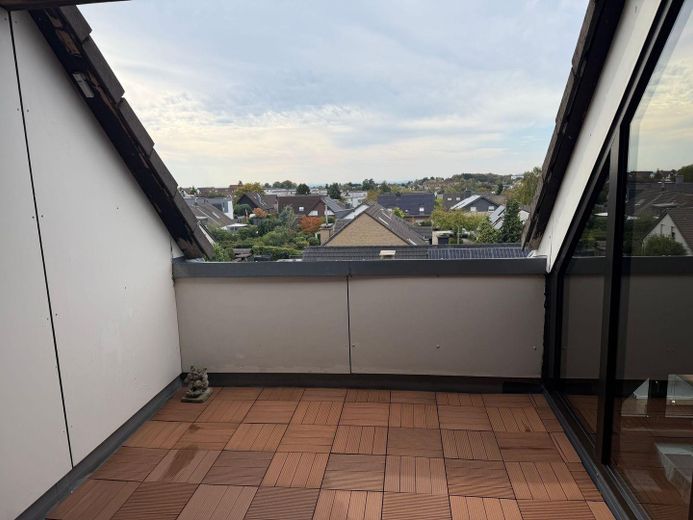 Maisonette di 5,5 locali con ampio soppalco, terrazza sul tetto e vista panoramica su Wülfrath - senza commissioni – Dachterrasse