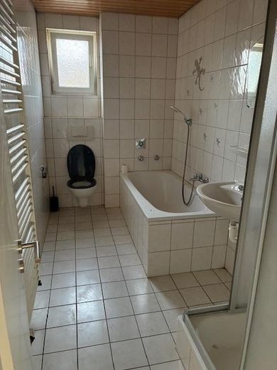 Appartamento di tre locali nel centro di Engelskirchen-Loope – Bad