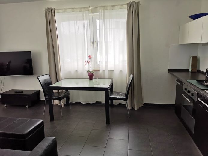 2-Zimmer Wohnung Löffelfertig eingerichtetes Appartment mit 40m² 2-Zimmer Bad – Foto 1