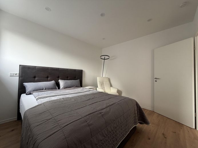 Kernsaniertes ZFH – 2 vermietbare Whg., Energieklasse A, 1.450 € Sollmiete – Schlafzimmer EG