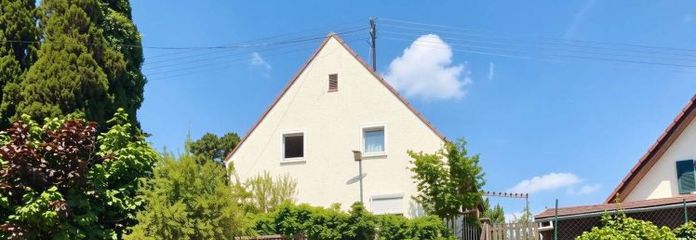 Viele Optionen, älteres EFH mit nur 400 m² oder ggfs. 1.279 m² Grundstück (z.B. für 2-NB-DHH)