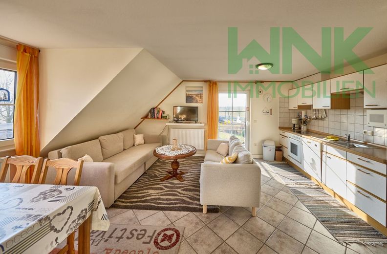 Ruhige Maisonettewohnung mit Balkon 
in Deichnähe – offene Wohnküche