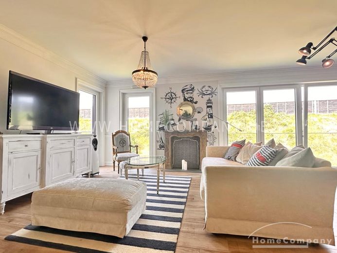Lichtdurchflutete Designwohnung mit Balkon – af942514d2a01b6eb7fc4054bc5d9f39303483bf.jpg