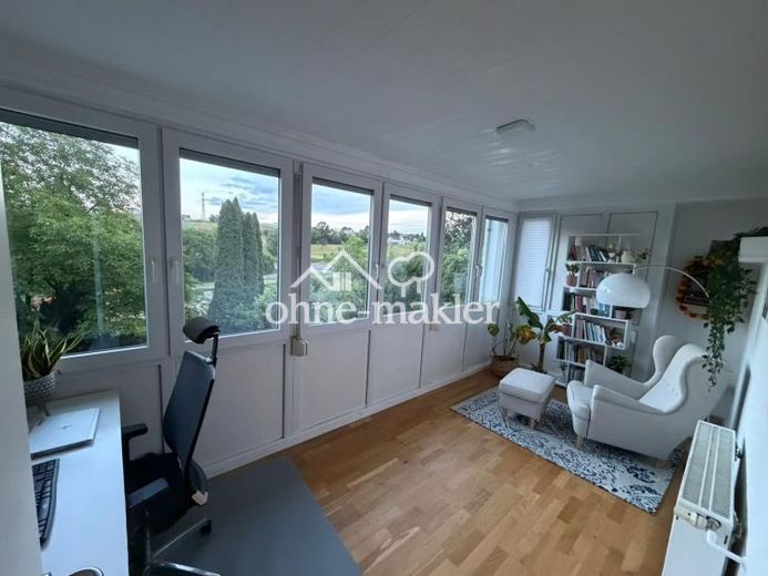 Atractivo piso de 5 habitaciones y 134 m² en planta baja, con 3 dormitorios, 2 baños y 2 aseos, en alquiler – Foto 1