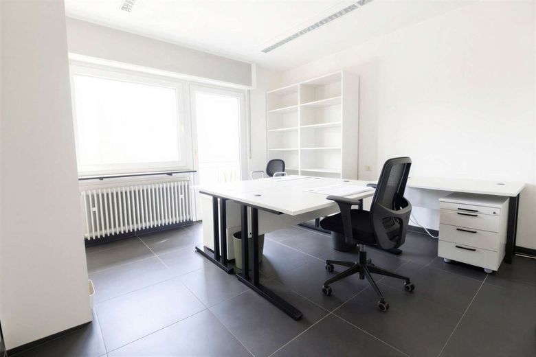 WRS Immobilien - Erlensee - kleine Bürofläche in zentraler Lage - mit Balkon und Duschbad – Raum 1 - Bild 1