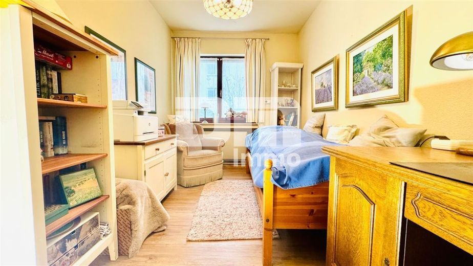 Gepflegtes 1 bis 2 Familienhaus in gesuchter Ortsrandlage mit Panoramablick – EG Gäste / Kind / Büro