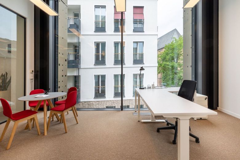Pronájem kanceláře 1.992 m² – Foto 4