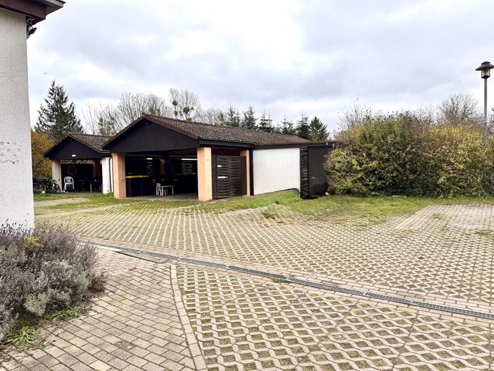 HORN IMMOBILIEN++ Eigentumswohnung in Tantow mit Garten und Carport – Carport