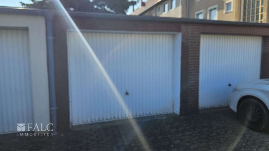 Reihenmittelhaus mit Wärmepumpe und PV Anlage – Garage