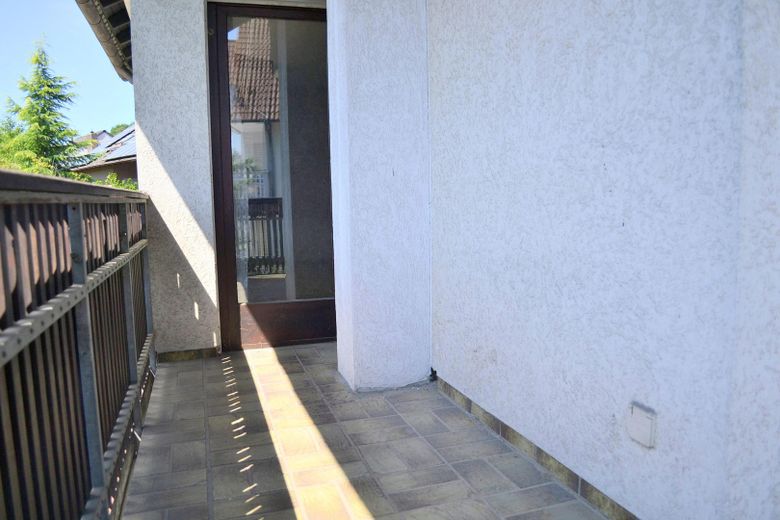 Centraal in Goldbach met veel ruimte voor het hele gezin – Balkon 1.OG
