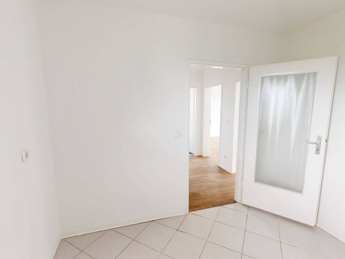 Appartement moderne de 3 pièces avec BALCON et beaucoup de lumière naturelle – Ansicht II: Küche