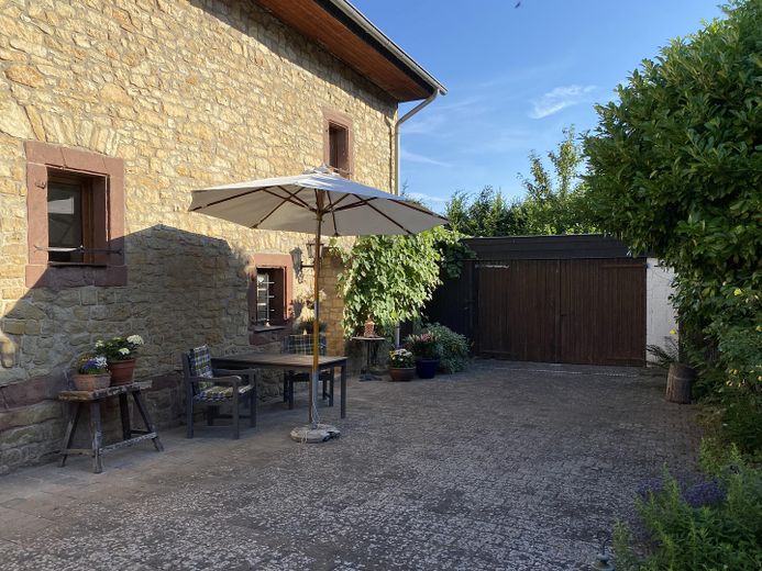 Idyllischer Rückzugsort: Charmantes Bruchsteinhaus mit toskanischem Innenhof – Innenhof