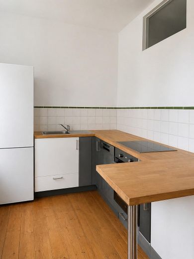 Encantador piso antiguo de 3 habitaciones – Küche