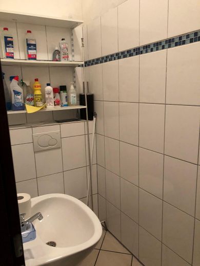 Imbiss/Restaurant/Cafe in Lentföhrden  - Top Lage an der Bundesstraße zur A7 – Personal-WC