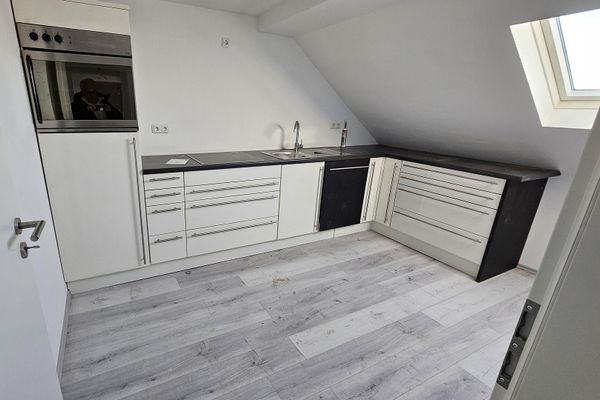 ZENTRUM ALSDORF,SEHR SCHÖNE ca. 63 m2 DACHGESCHOSS WOHNUNG ZU VERMIETEN