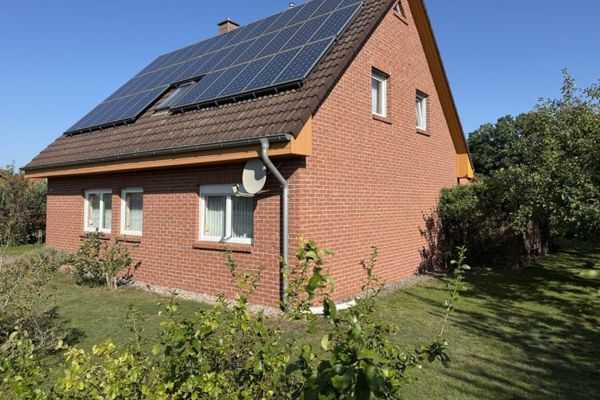 Einfamilienhaus mit Wochenendbungalow am Friedrich-Wilhelm-Kanal