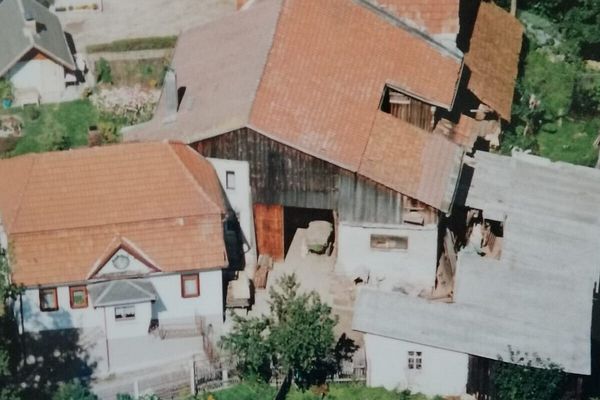 Schleusingen-OT, EFH + Scheune