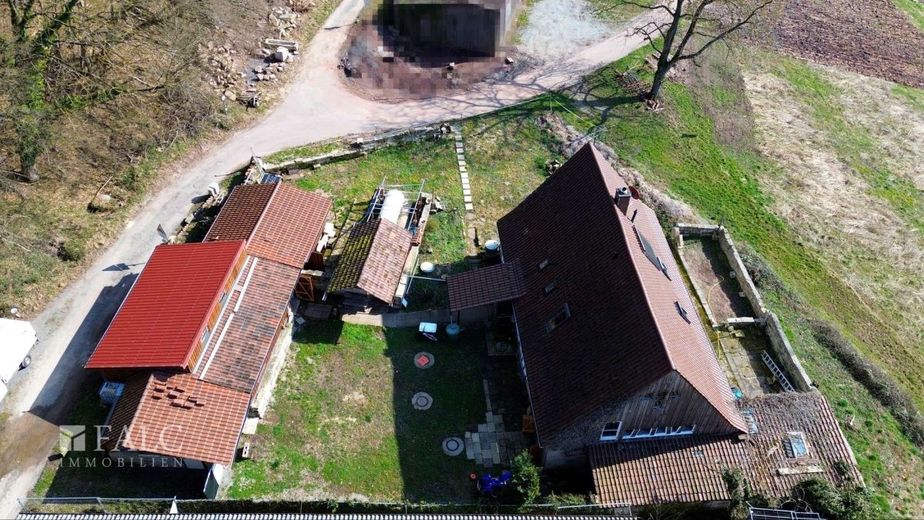 Charmantes Anwesen in einzigartiger Lage sucht Liebhaber! - FALC Immobilien Öhringen – Luftansicht  West