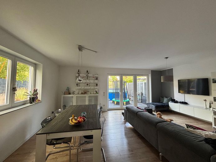 Energy-efficient semi-detached house in Bergisch Gladbach – Wohnbereich