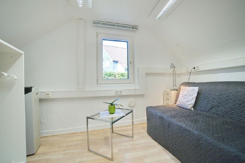 Charmantes kleines Haus im Grünen, renoviert und gut möbliert, PKW-Stellplatz möglich – a74c9fc06fc934c6b2704a2fd52bcaa30f7713f0.jpg