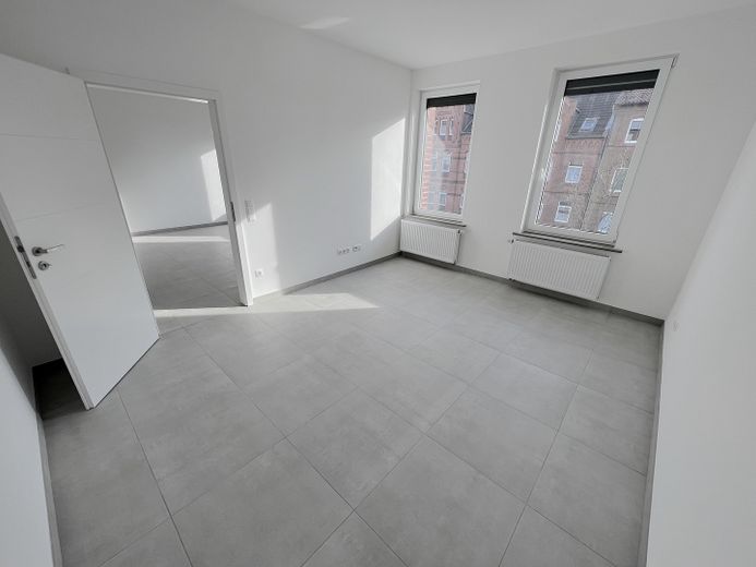 Moderne 2 Zimmer im kernsanierten Altbau – Schlafzimmer