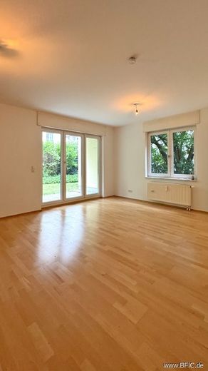 Ruhige Gartenterrasse mit 3-Zimmer-Wohnung - total zentral – IMG_3445