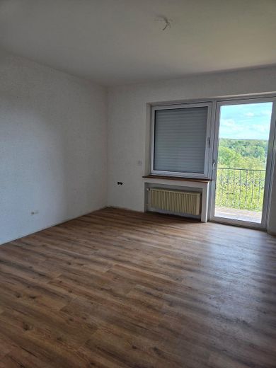 Casa con vistas panorámicas y parcela de 1.213 m²: mucho espacio y potencial – Schlafzimmer