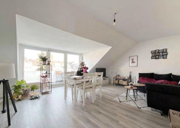 Moderne Zweizimmerwohnung mit Balkon und Einbauküche in Düsseldorf . Büdingenstr.Stadtbezirk7 – Foto 1