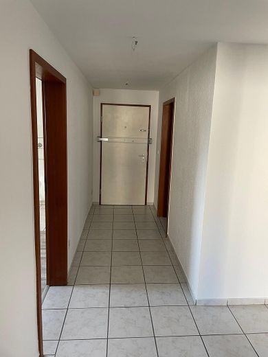 Midden in Altenbochum – vriendelijke 3-kamer zolderwoning in rustige ligging met eigen park – Flur