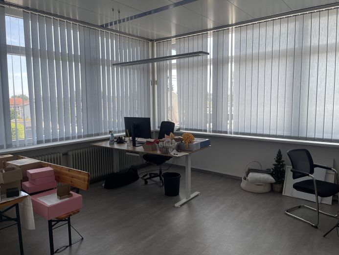 Superfici di magazzino e ufficio riscaldabili in affitto a Eggenfelden -734qm – Photo 15