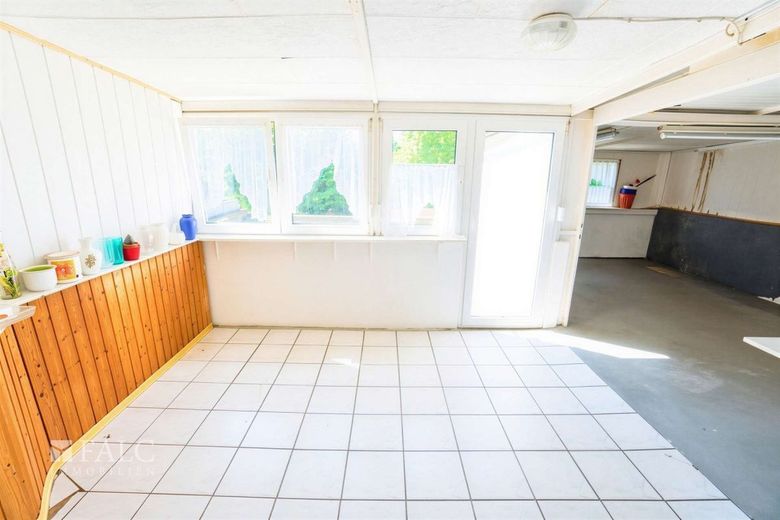 Familienhaus in Bexbach zu verkaufen! – Balkon- Loggia