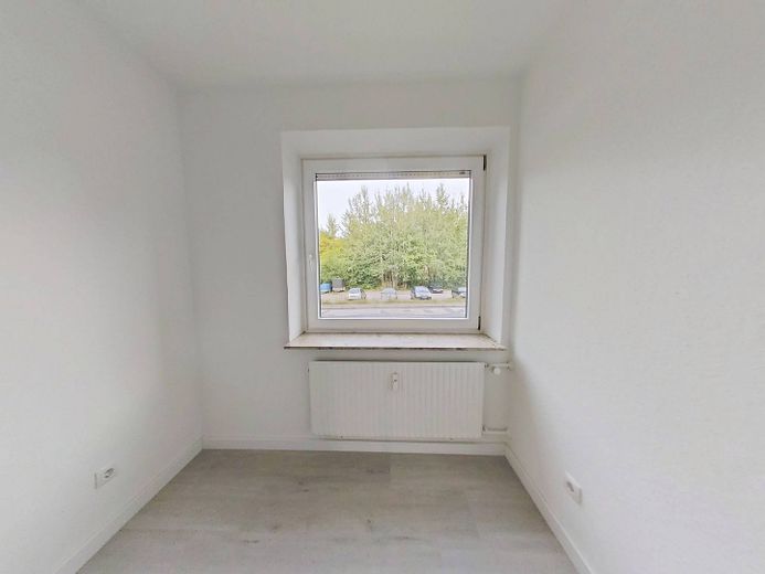 Entspannt ins Jahresende -Kaltmietfrei in den Herbst starten: Helle 4-Zimmer-Wohnung mit BALKON – Schlafzimmer III