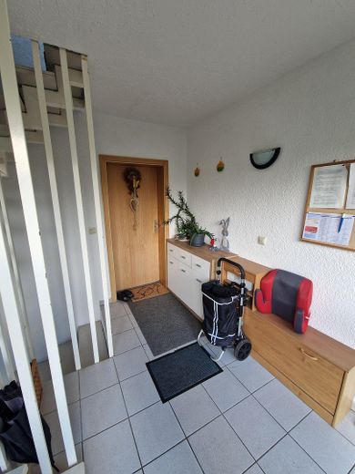 Seltene Gelegenheit in Holtorf: Großzügiges Zweifamilienhaus mit Terrasse und Garage – Treppenhaus Erdgeschoß