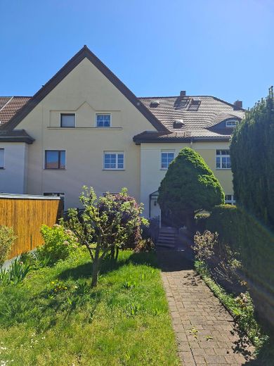 Apolda hübsches Einfamilienhaus am Ortsausgang Jena – vom Garten