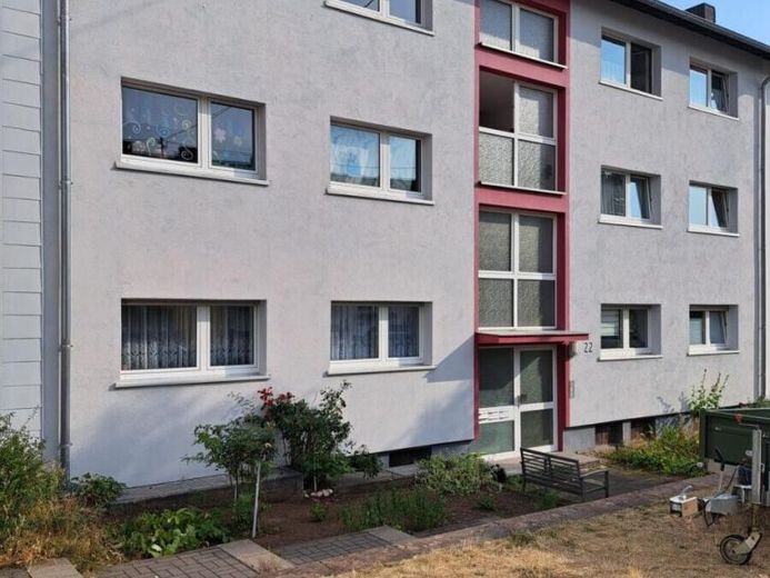 Attraktive Rendite - 6 Familienhaus - Aufteilung nach WEG – Foto 1