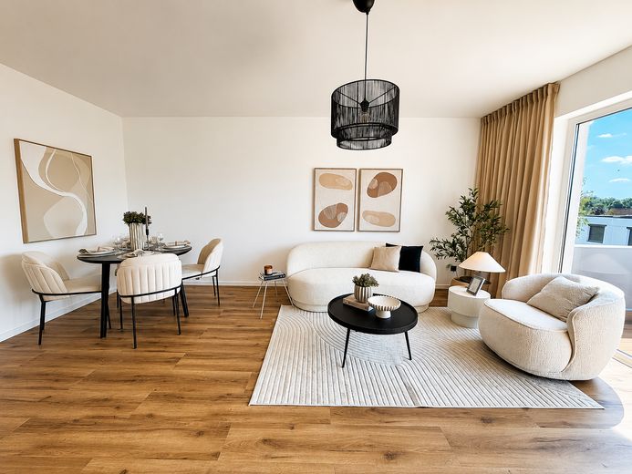*NEU & PROVISIONSFREI* Top sanierte 3,5-Zimmer-Wohnung mit Balkon in Essen-Haarzopf – Wohnzimmer