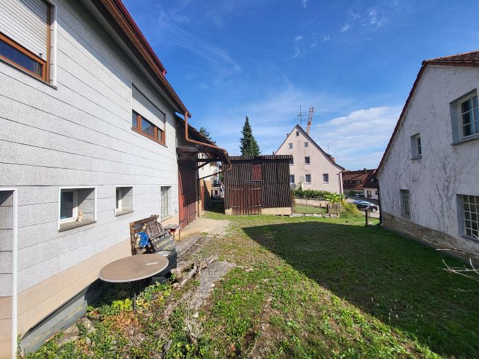 Edificio residenziale versatile da ristrutturare con fienile a Unterensingen – Aussenansicht