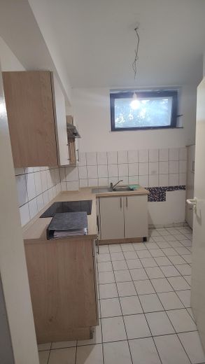 Accesible: cuidado apartamento de 2 habitaciones en planta baja – Küche