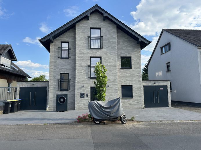Haus von der Straßenseite