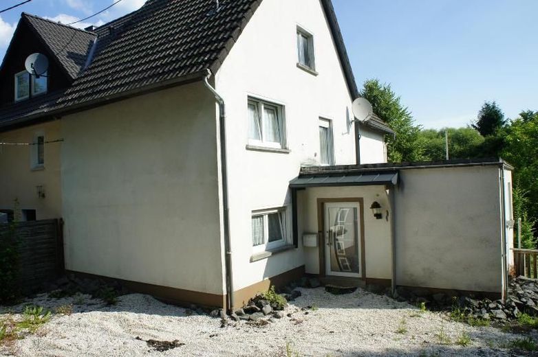 ** RENOVIERTES EINFAMILIENHAUS - IN RUHIGER LAGE IN SELBACH ** – Bild 15
