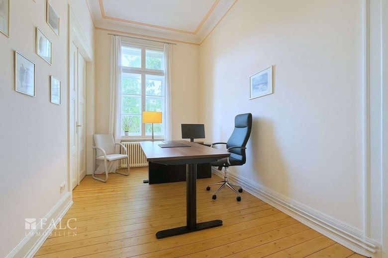 Einzigartig in Lage, Historie und Lebensqualität – Büro - KI generiert