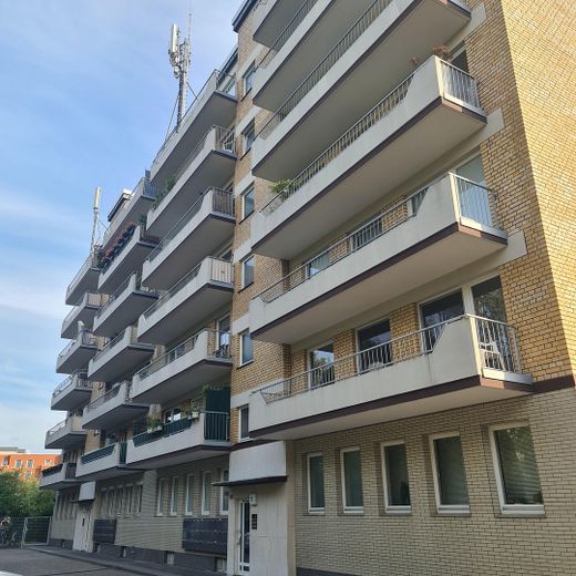 ETW mit 2 Balkonen, Aufzug ganz oben in Köln Weidenpesch zu verkaufen – Aussenansicht vom Gebäude
