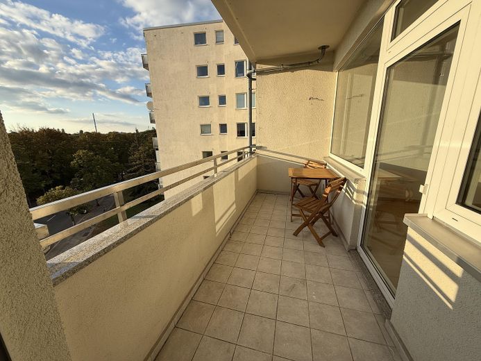 Top-Lage & Weitblick am Fennsee: Helle, bezugsfreie 2-Zimmer-Wohnung. Für Selbstnutzer oder Anleger – Balkon