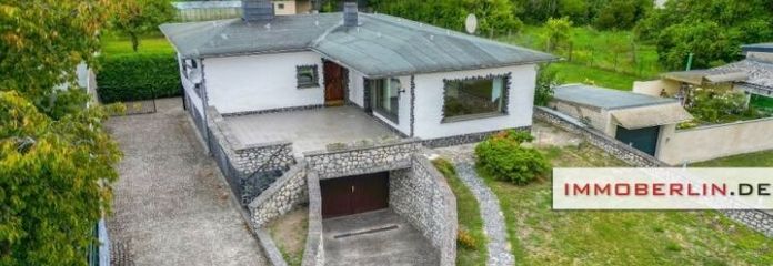 IMMOBERLIN.DE - Charmanter Bungalow mit Sonnengarten & Garage in angenehmer Lage