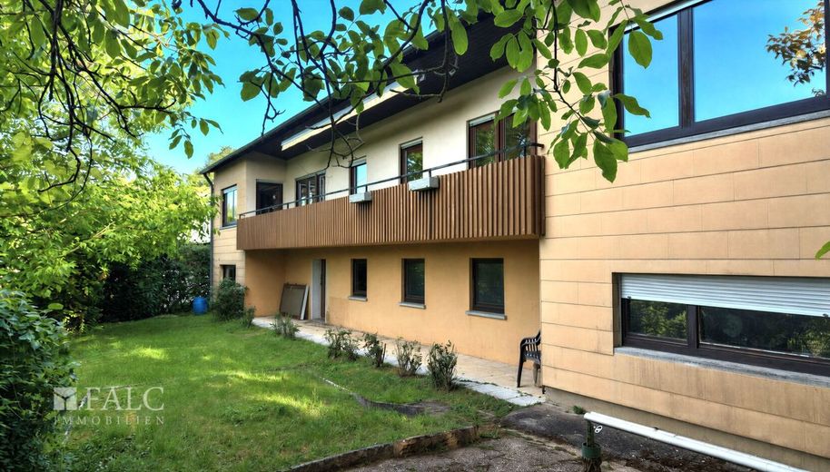 Naturparadies mit Weitblick auf die Stadt! Doppelhaus mit über 4.200 m² Grundstück - FALC Immobilien – Was für ein Haus!
