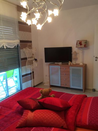 Geschmackvolle Wohnung mit großer Terasse – Schlafzimmer 