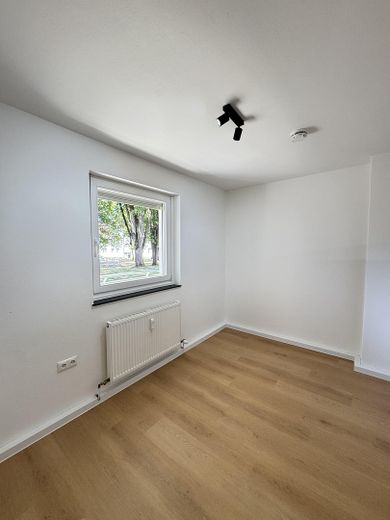 3 Zimmer, kernsaniert, erhöhte AfA! - UND 5.000€ KÜCHENBONUS – Büro/Kind