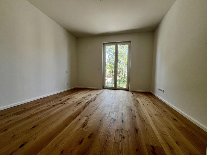 Lichtdurchflutete 4-Zimmer-Wohnung mit Südbalkon in den Wolf Höfe – Schlafzimmer 1