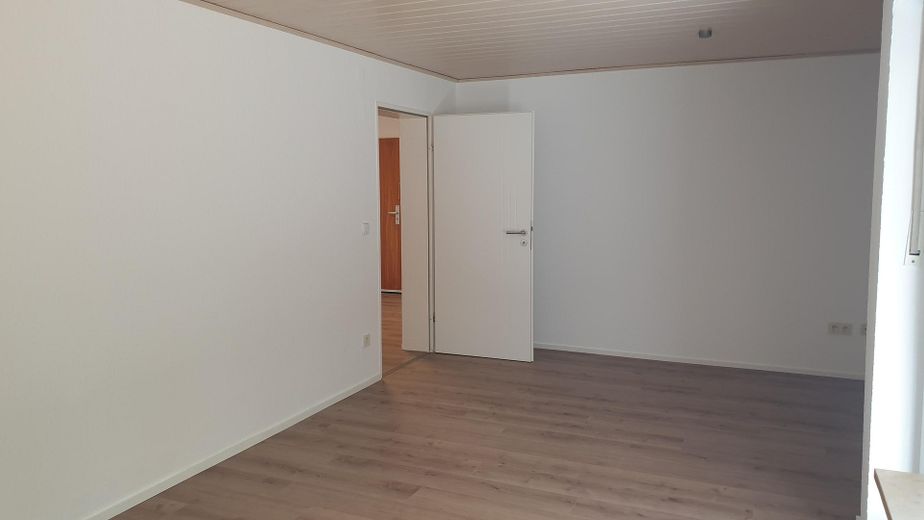 Schöne 3 Zimmer Eigentumswohnung in beliebter Lage Donauwörth Parkstadt – Wohnzimmer