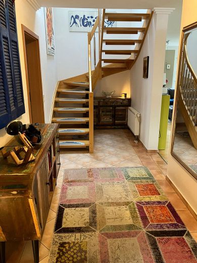 EG Flur und Treppenhaus